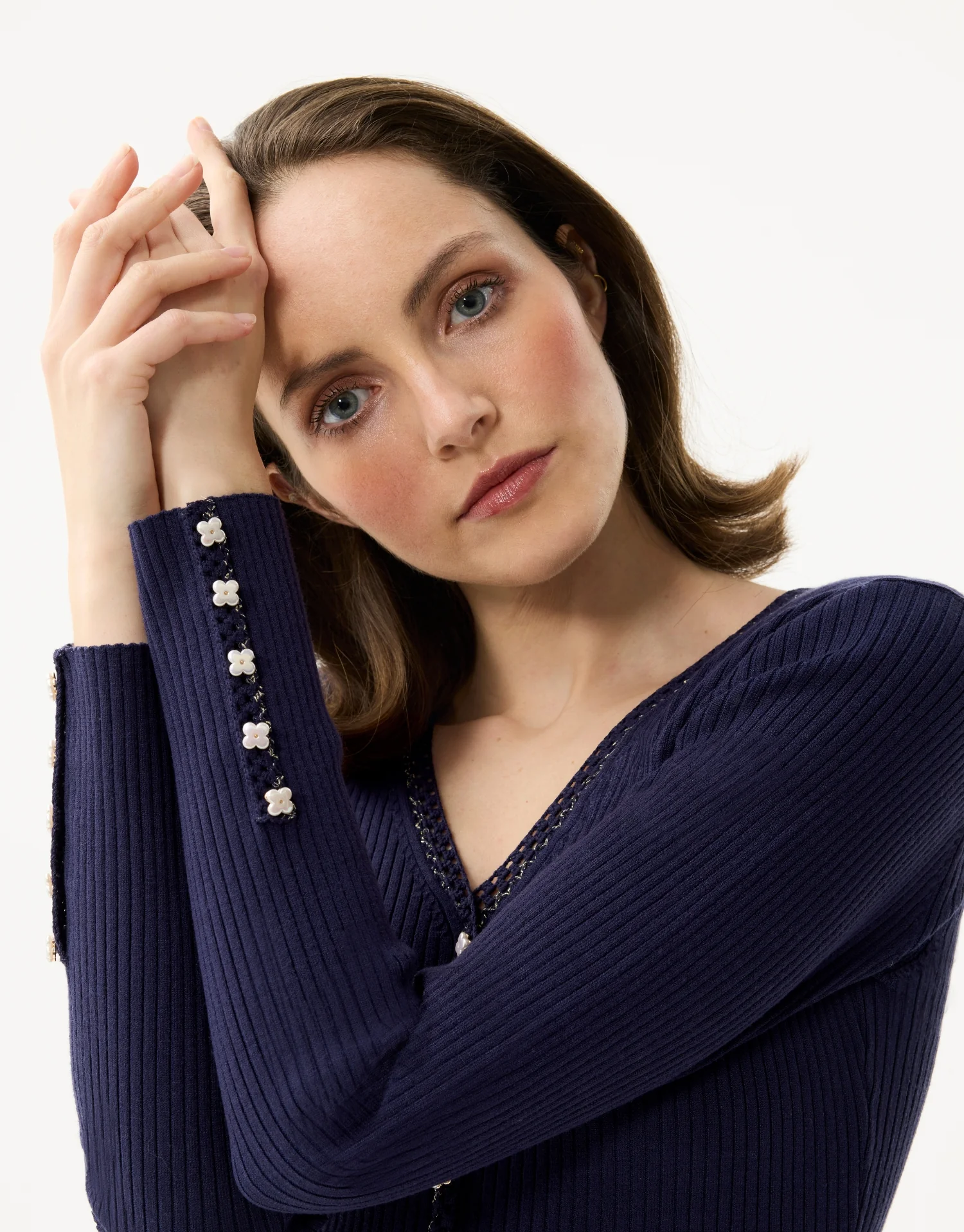 Cardigan côtelé à boutons bijoux - Image 9