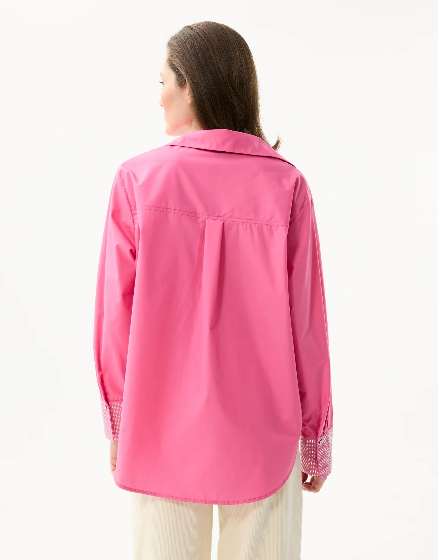 Chemise fuchsia à poignets strass - Image 4