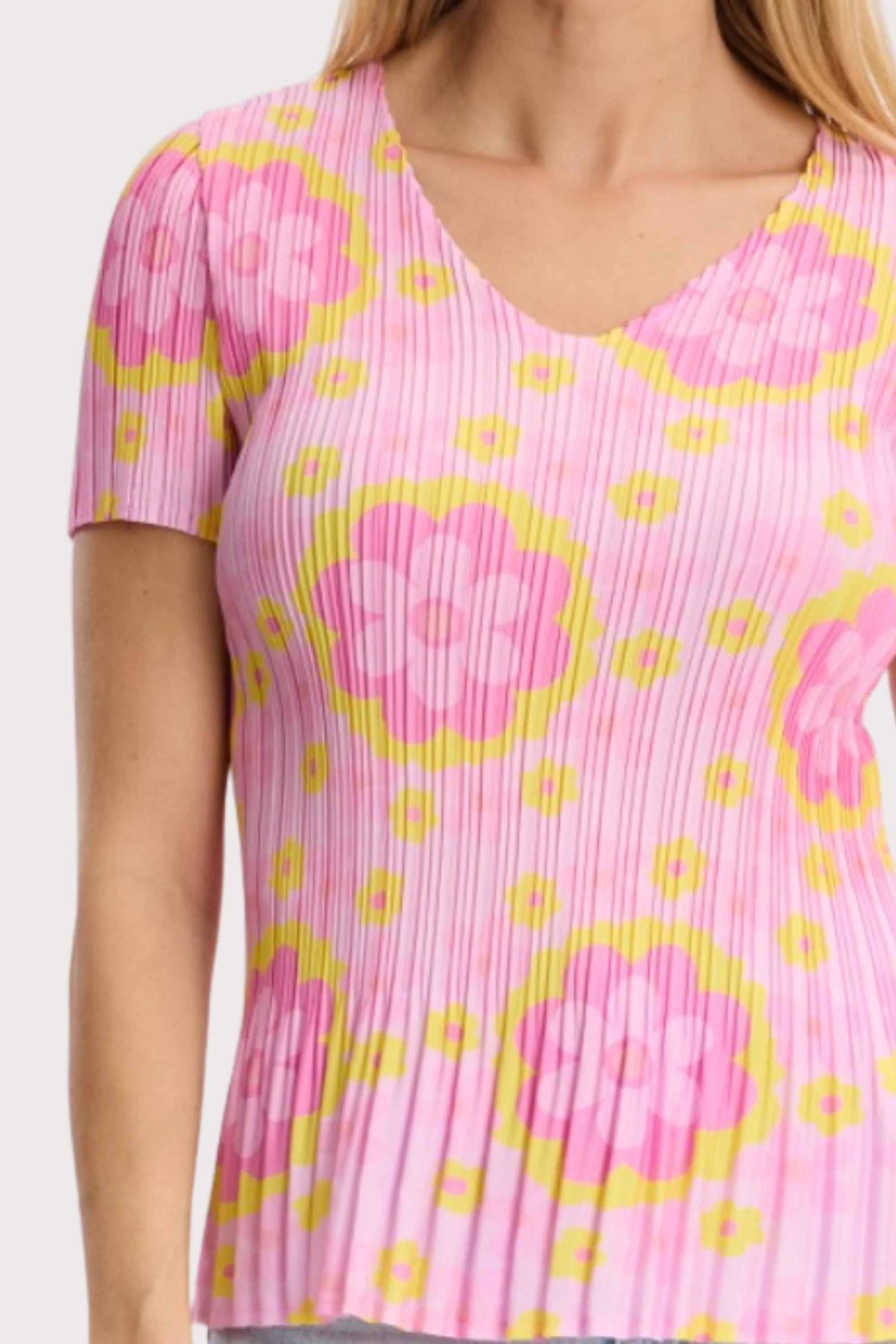 T-shirt plissé imprimé fleurs rétro - Image 2