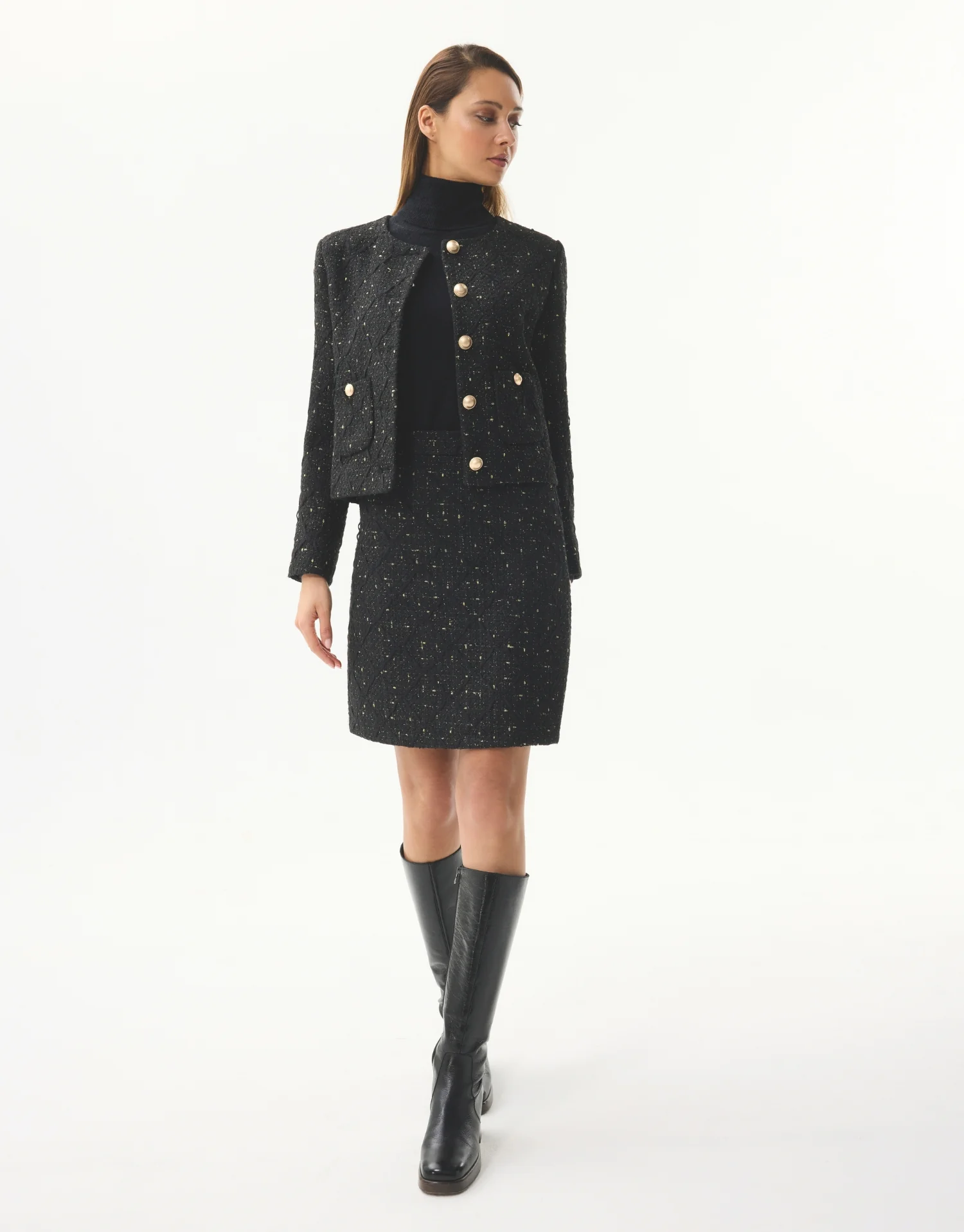Veste courte structurée à boutons dorés - Image 5