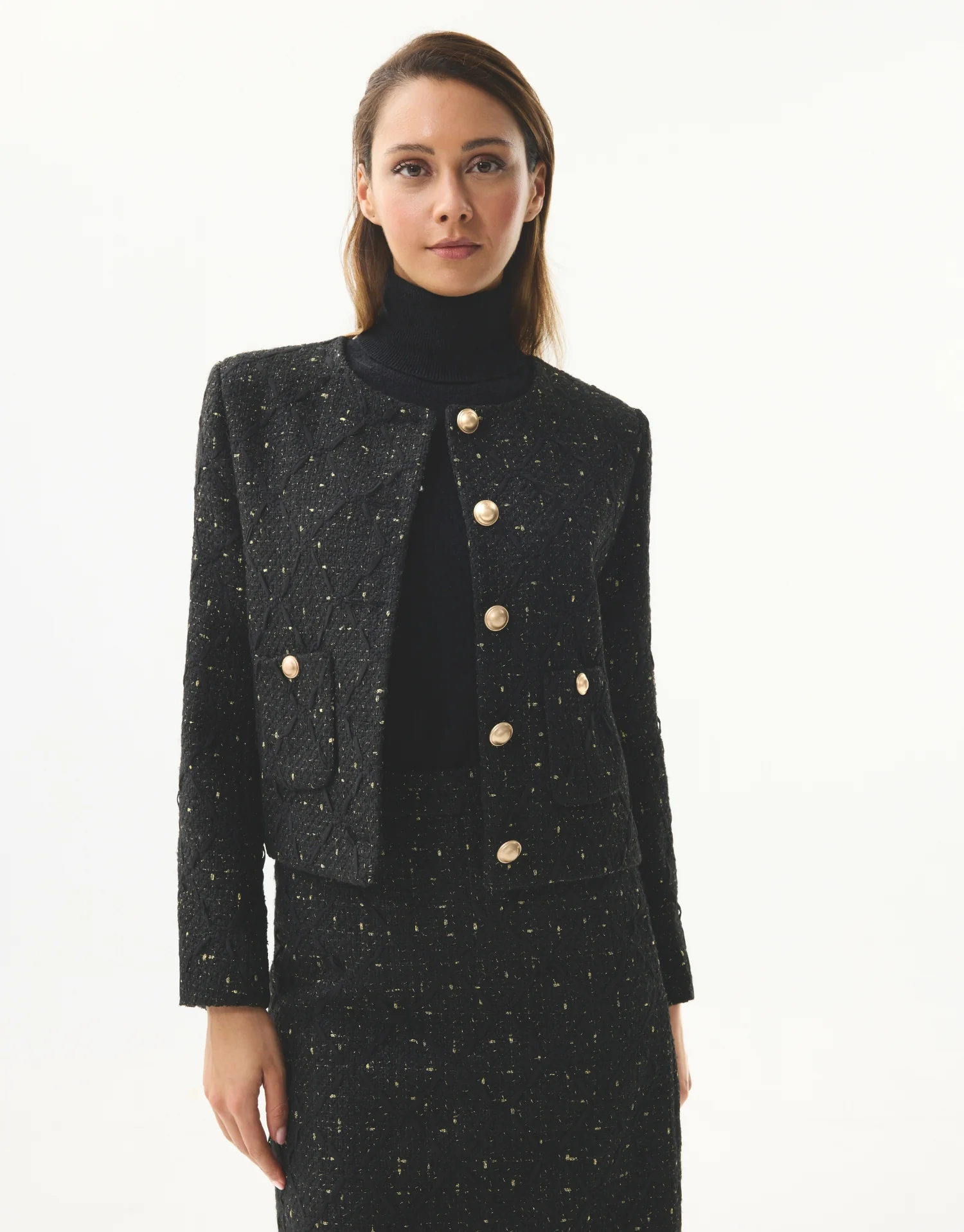 Veste courte structurée à boutons dorés - Image 8